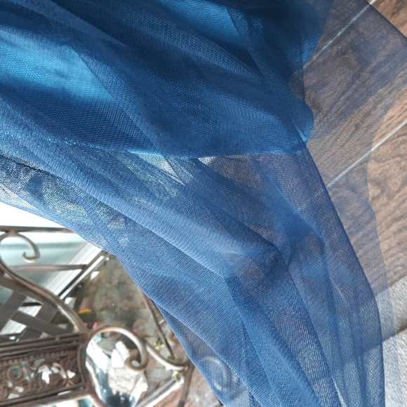 Dress - Picture 6 of 9